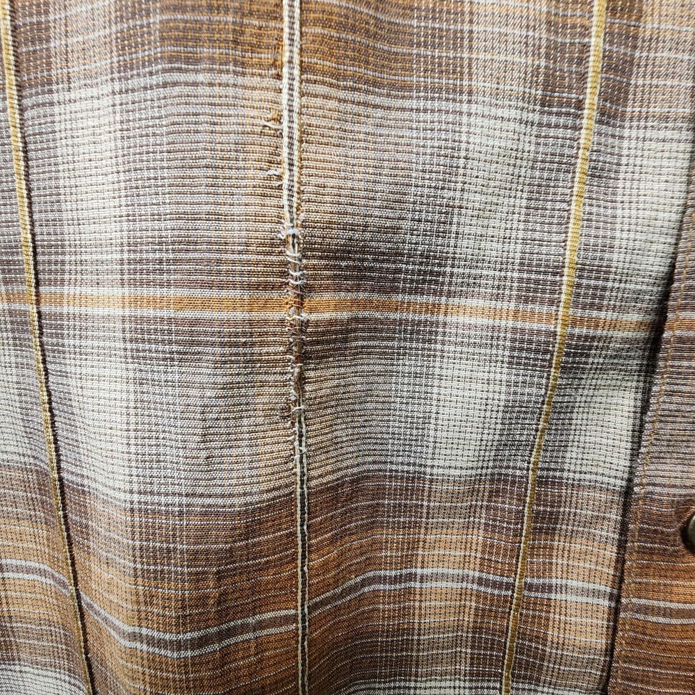 KUHL Textured Long Sleeve Shirt Mens Medium Brown Plaid Lightweight Button Up - Picture 3 of 8